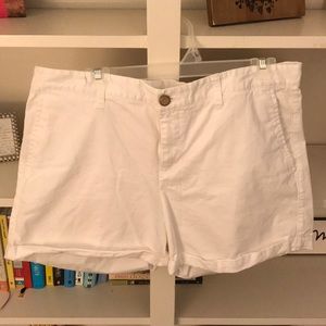 Gap white shorts